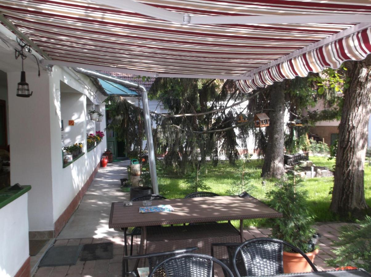 Vali Vendeghaz Bed & Breakfast Gyula Exterior photo